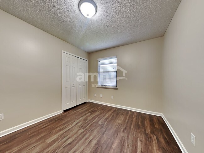 Building Photo - 2483 Ambrosia Dr