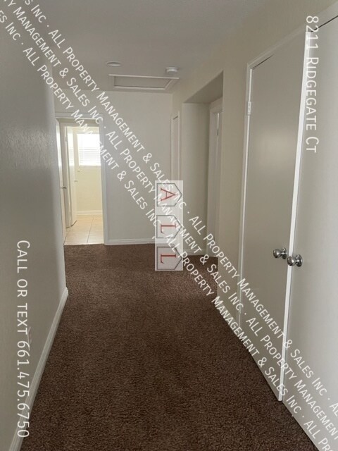 Building Photo - 8211 Ridgegate Ct