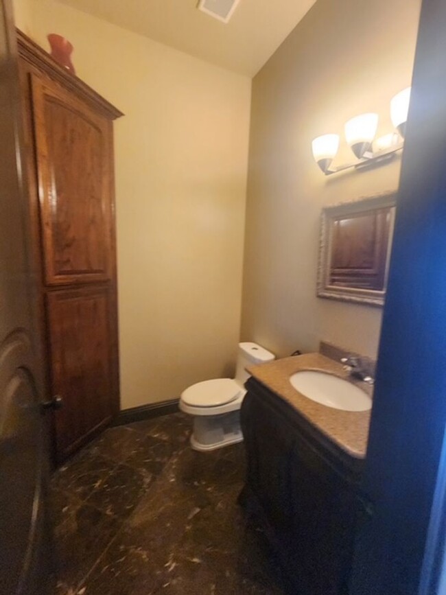 Building Photo - 2331 Calloway Dr