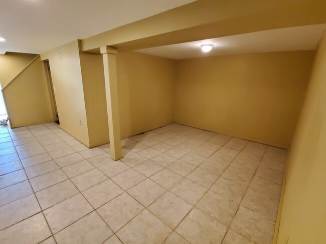 Building Photo - 3770 Woodview Ave