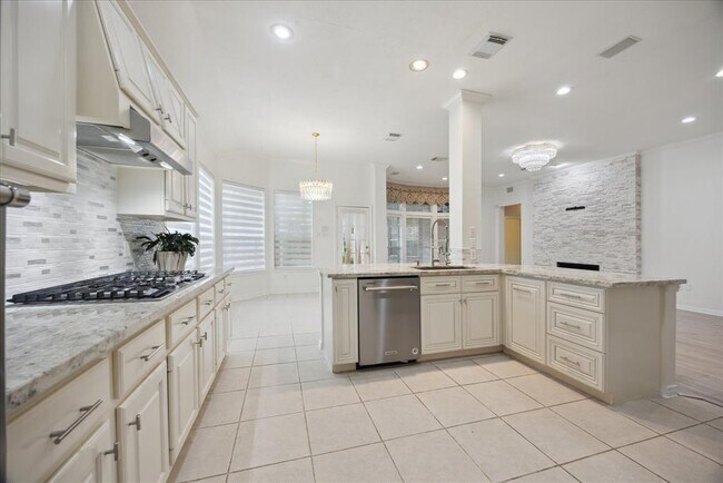 Building Photo - 4302 Ruttand Park Ln