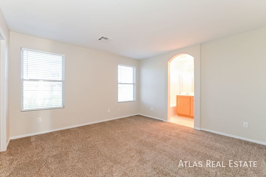 Building Photo - 6289 Barton Manor St
