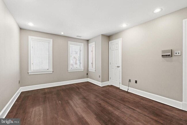 Building Photo - 3919 Georgetown Ct NW