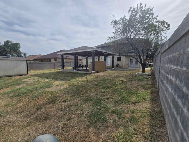 Building Photo - 9819 Sweetwind Dr