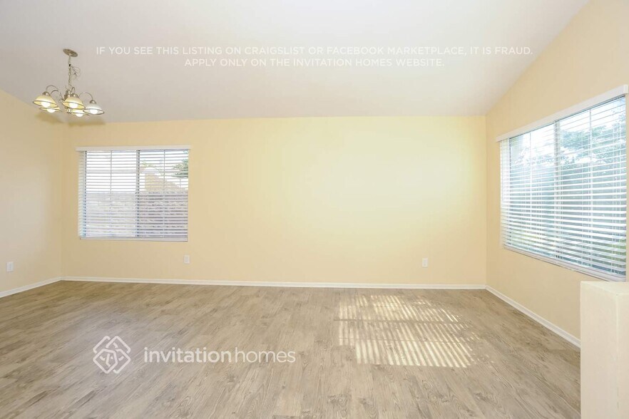 Building Photo - 39826 Milan Dr