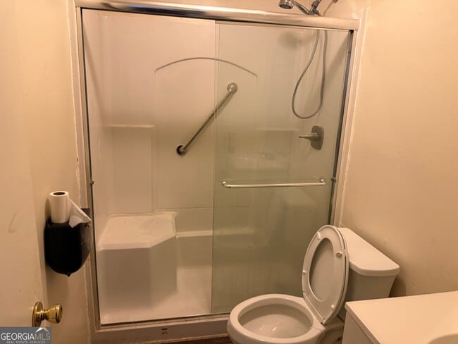 Building Photo - 1085 Eastview Rd NE