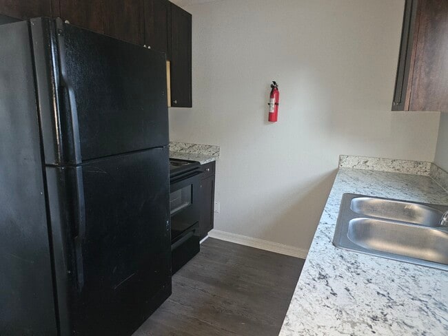 Building Photo - The Horizon 5533