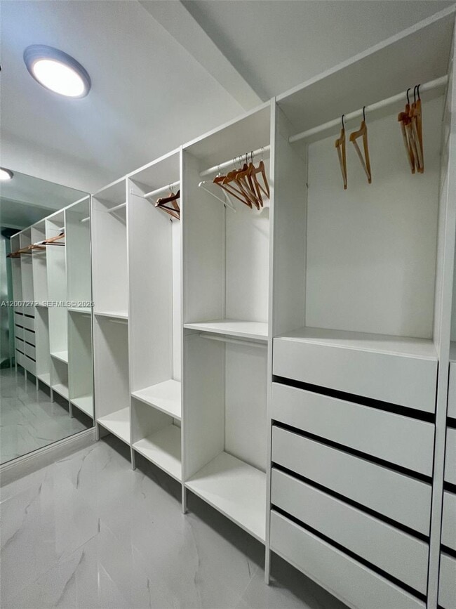 Building Photo - 155 Ocean Ln Dr