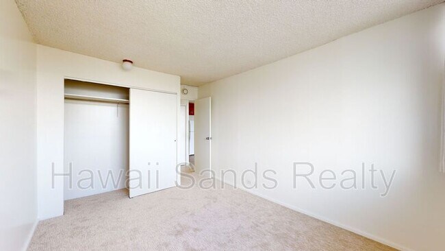 Building Photo - 2637 Kuilei St