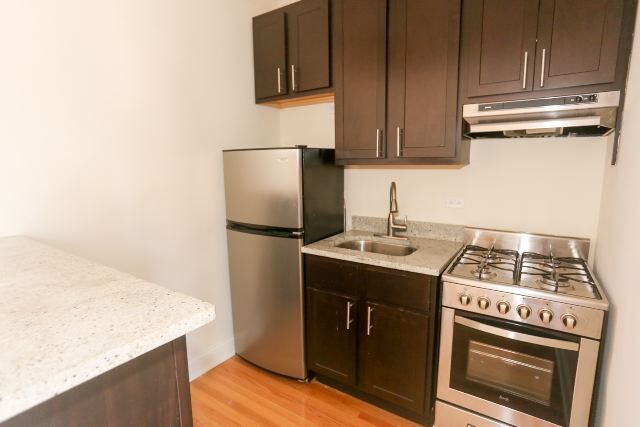 Building Photo - 4644 N Paulina St