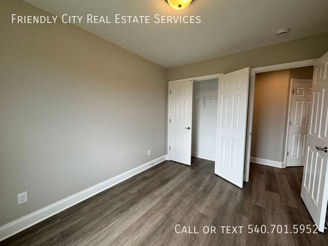 Building Photo - 682 Zephyr Dr
