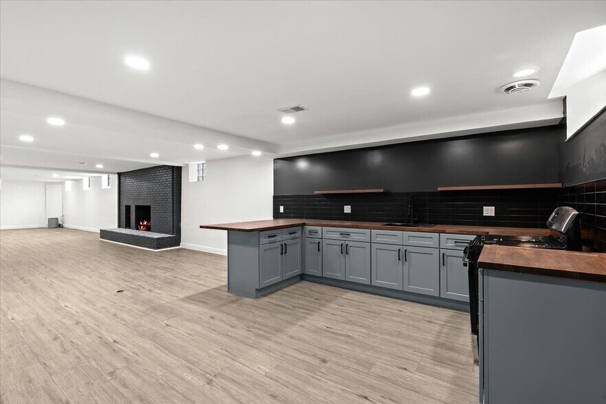 Building Photo - 40526 Woodside Dr