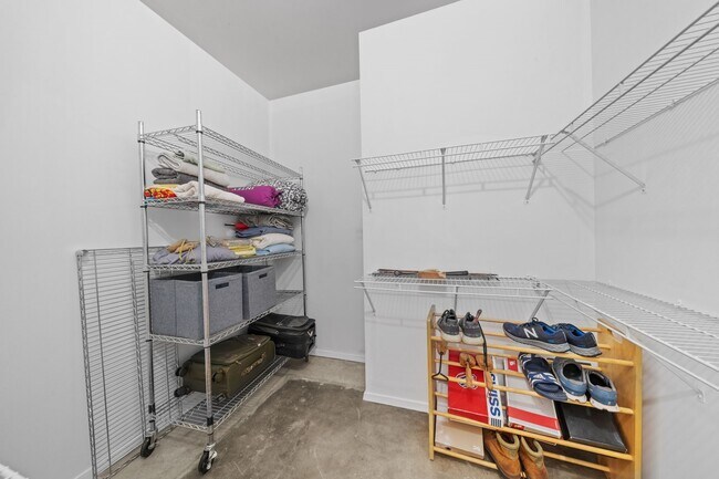 Building Photo - 1312 Live Oak St