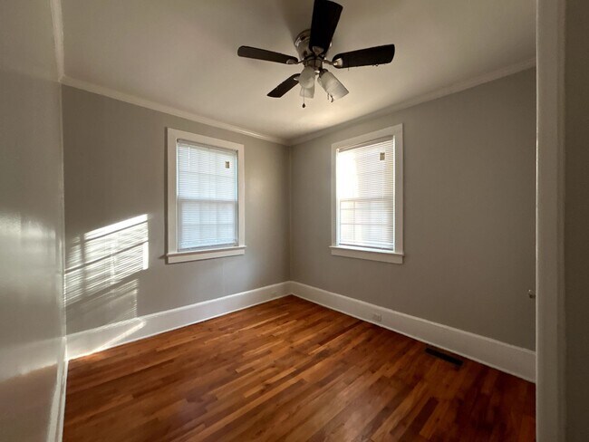 Building Photo - Move-In Ready Home with Spacious Backyard & Prime Location