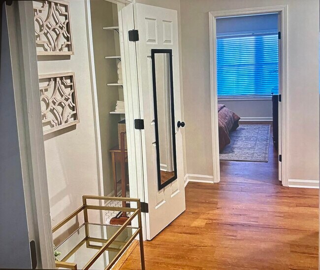 Building Photo - 165 Walton Ave