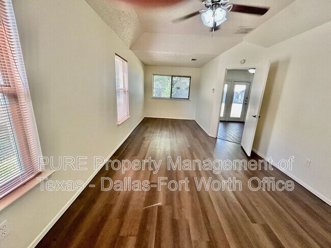 Building Photo - 2626 Bennington Ct