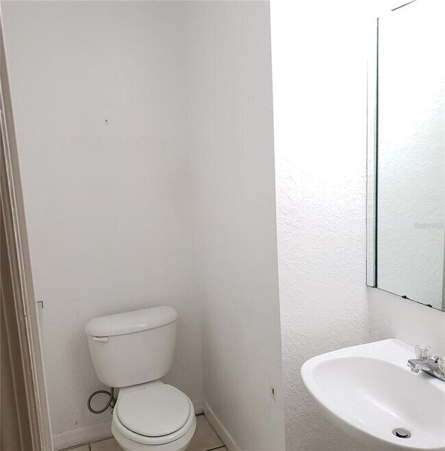 Building Photo - 5016 Sunridge Palms Dr