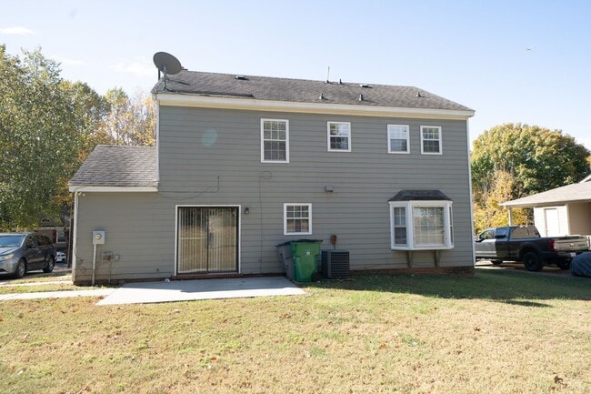 Building Photo - Heather Glen - 2 Story - 3 bed, 2 1/2 bath