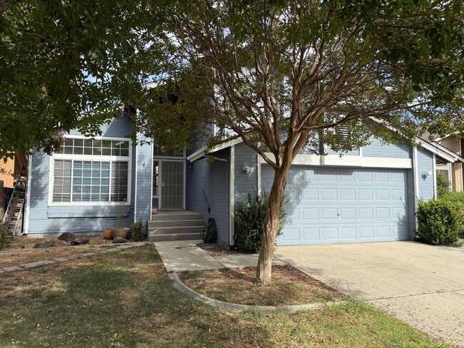 Building Photo - Updated two story home in Sylvan School Di...