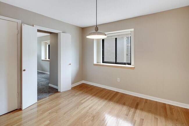 Building Photo - 1843 Fernspring Cove