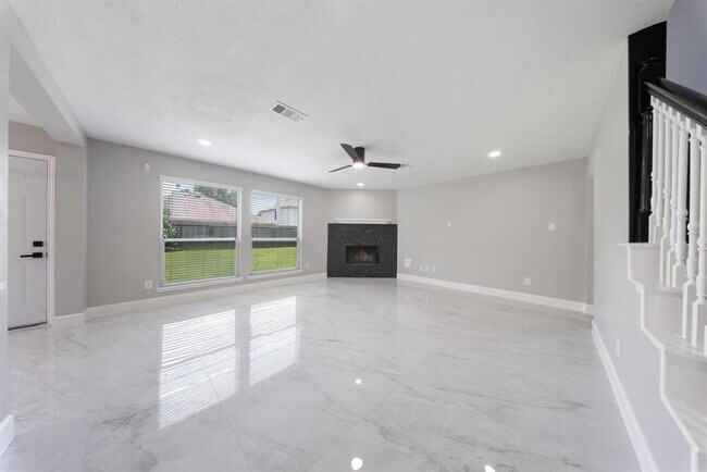 Building Photo - 8311 Sierra Hill Ct