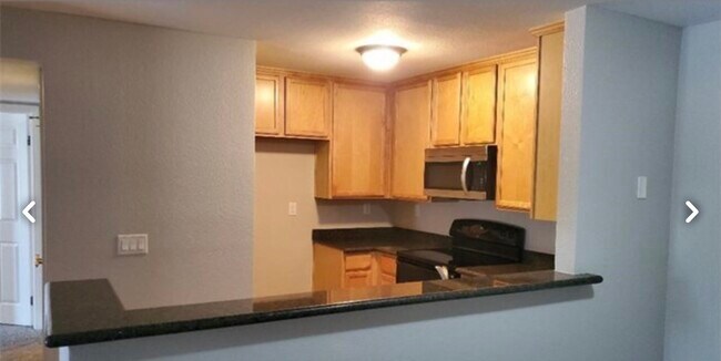 Building Photo - 2325 Del Mar Way # 103