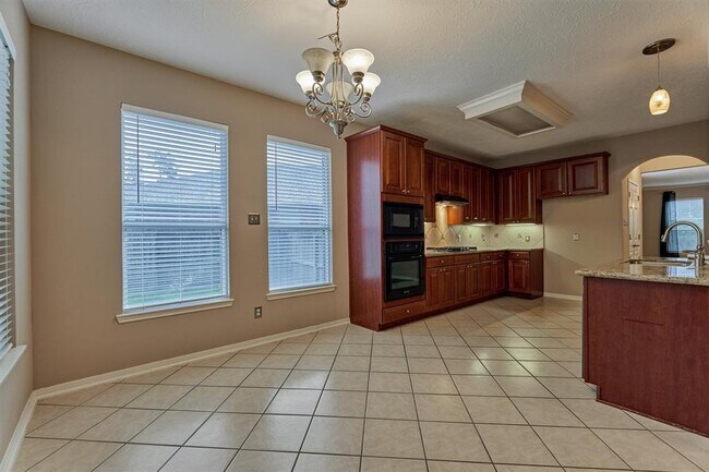 Building Photo - 8406 Oak Villa Ct