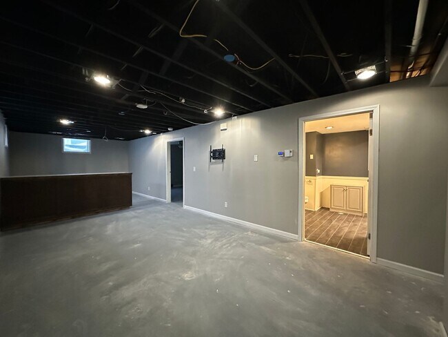 Building Photo - 2 Months Free on an 13-Month Lease with a $300 Gift Card- 4 Bedroom Home with Fully Fenced-In Lar...