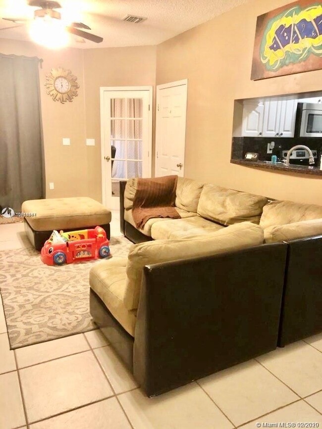 Building Photo - 7692 N Southwood Cir