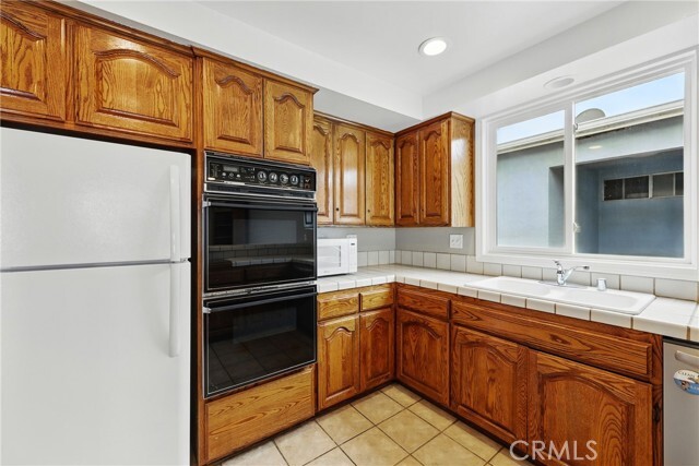 Building Photo - 5012 Seashore Dr