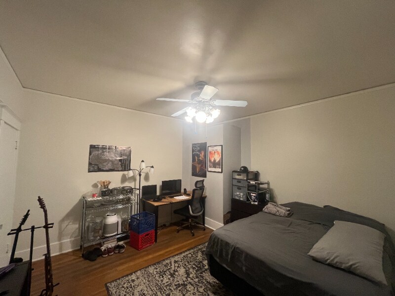 Building Photo - 845 University St