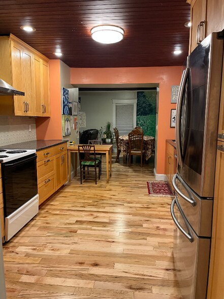 Building Photo - 1087 N Hoosac Rd