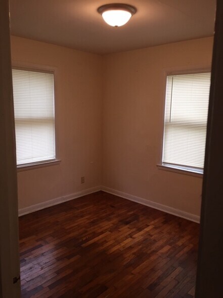 Building Photo - 1415 SW 11th St