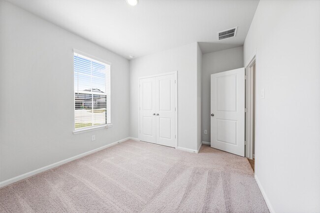 Building Photo - 16743 Needlepoint Dr