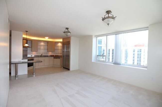 Building Photo - Hawaiki Tower - 2 bedroom, 2 bath with 2 c...