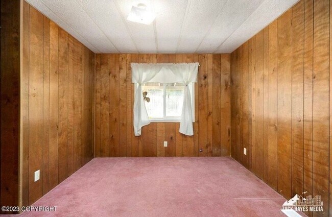 Building Photo - Rare Find! Spacious East Anchorage Home wi...