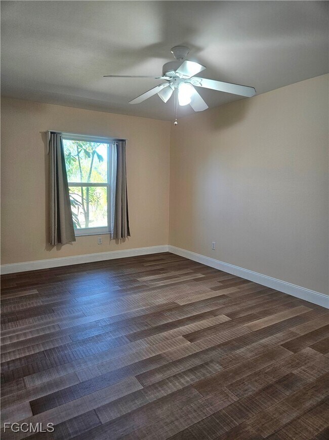 Building Photo - 2537 SW 29th Terrace