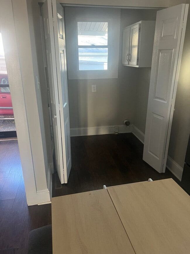 Building Photo - 2301 S Ridge Ave