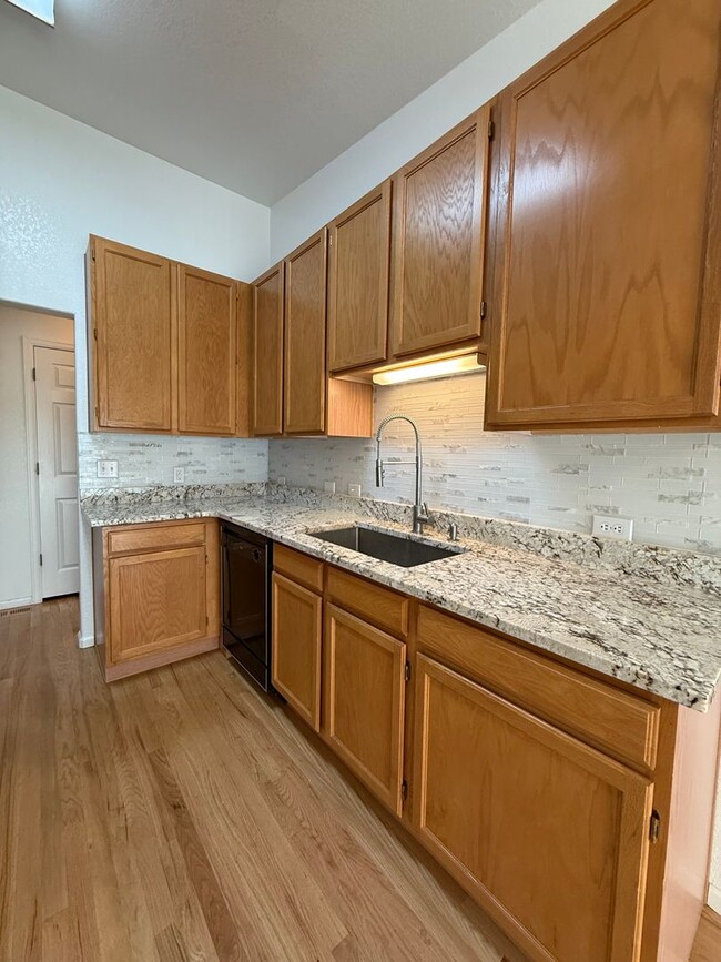 Building Photo - Charming 2 Bed, 2 Bath Home for Rent in We...