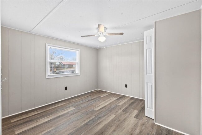 Building Photo - Newly Renovated 2 Bedroom Rental in Kingsport