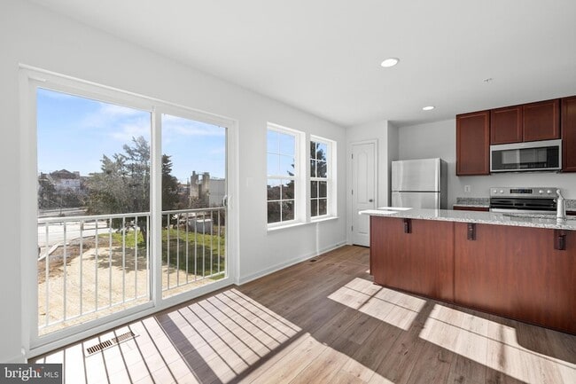 Building Photo - 444 Carrolton Ave