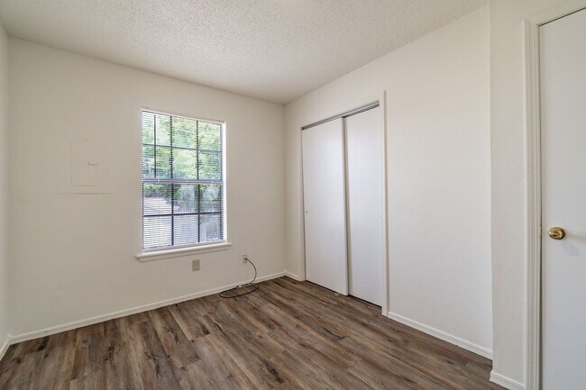 Building Photo - 2024 Baldwin St