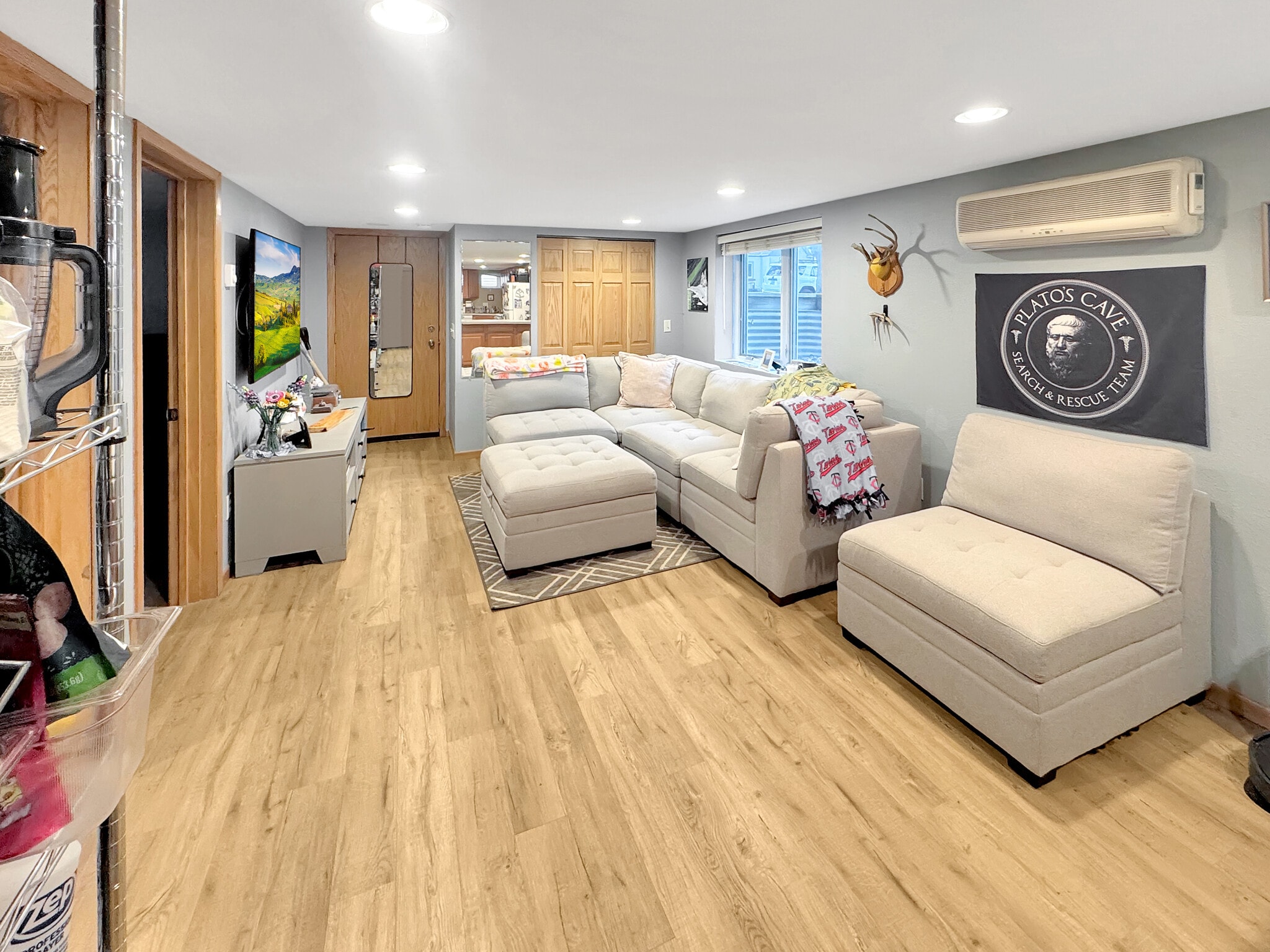 Building Photo - 1118 9th Ave N