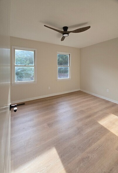Building Photo - 5 Durbin Pl