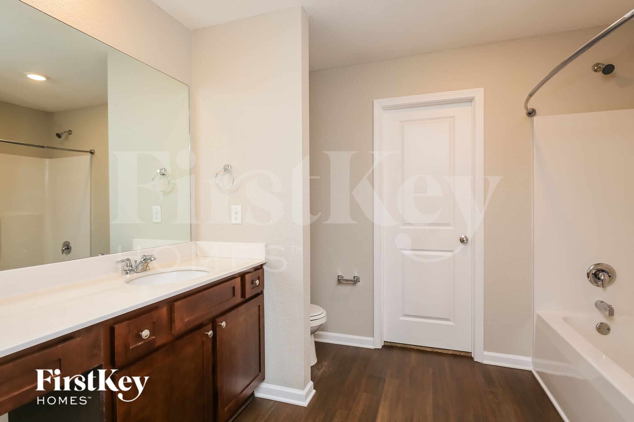 Building Photo - 811 Walnut Creek Cir