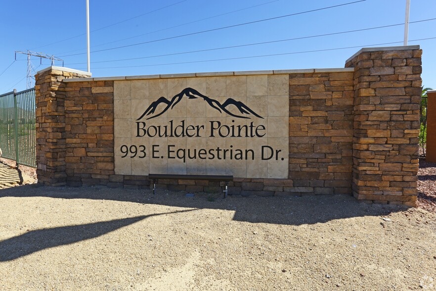 Building Photo - Boulder Pointe