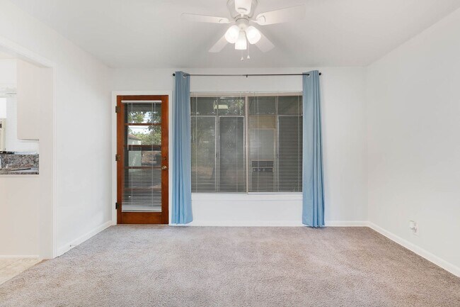 Building Photo - 463 Cherry Ridge Dr