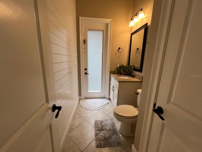 Building Photo - 12927 Canopy Woods Way