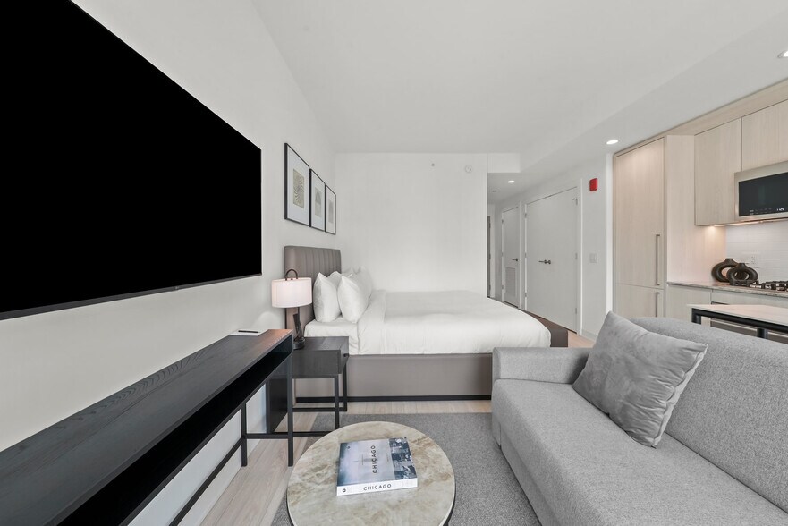 Building Photo - 326 N Union Ave