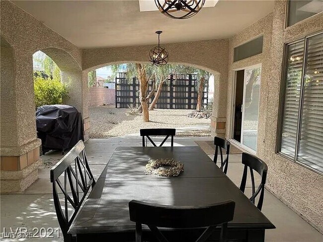 Building Photo - 1443 Basin View Cir